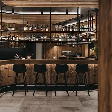 Отель Vaya Ладис